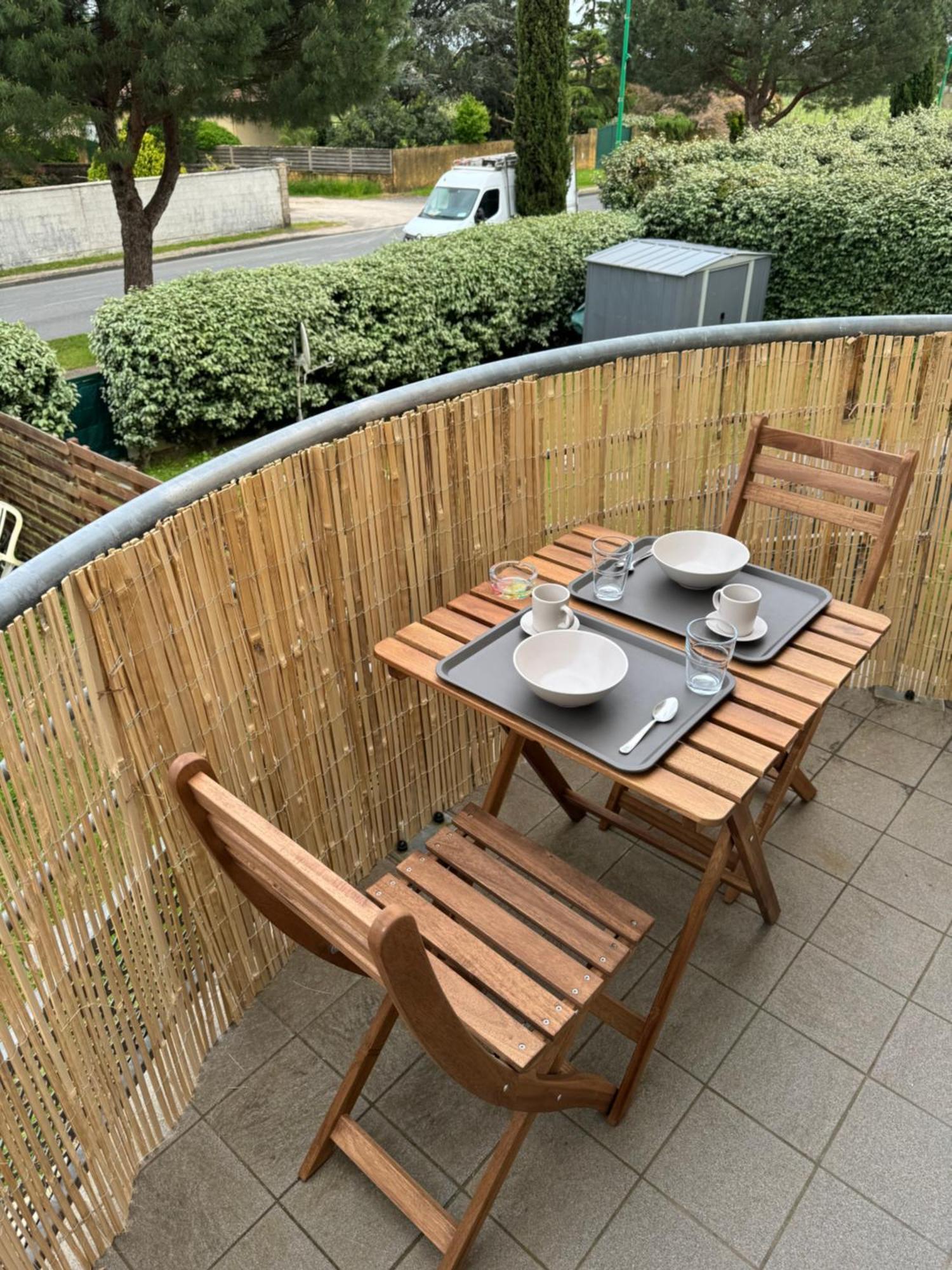 Appartement Confort Et Balcon Ludon-Medoc Exterior photo